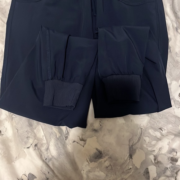 Athletic pants - Picture 2 of 3